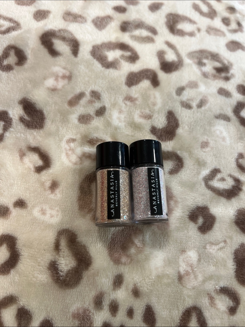 Anastasia Beverly Hills loose glitter